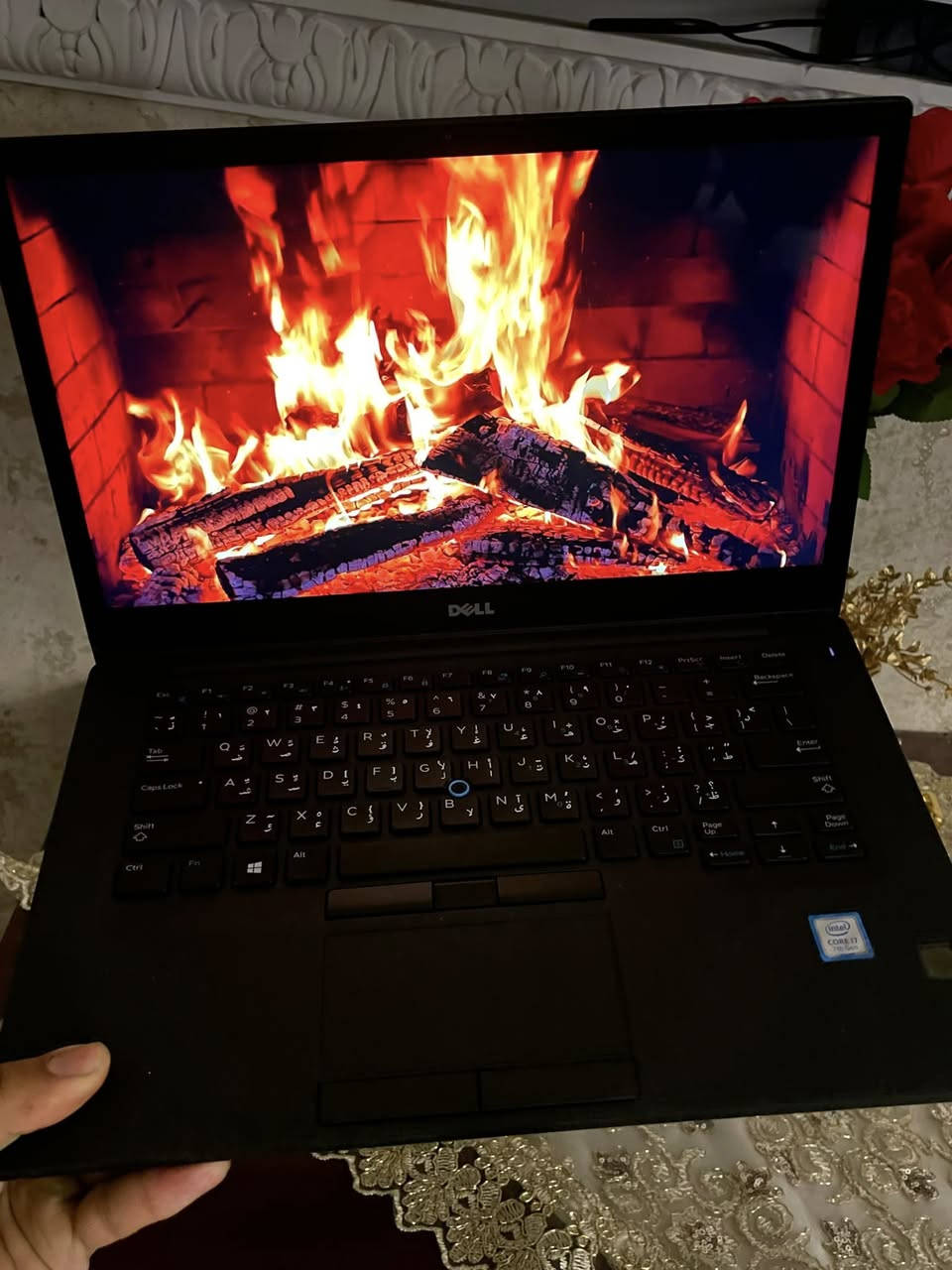 السلام عليكم لابتوب DELL معالج i7  شاشة لمس للبيع .
اللابتوب جدا نضيف وادائة قوي ومواصفاته جدا عالية يفيد الي عنده دراسة او برمجه 
المواصفات :
المعالج intel cori 7
الجيل : السابع 
كرت الشاشة : intel UHD GRAPHICS 
الرام : 8GB DDR4 
الذاكرة ( الهارد ) : SSD 256GB  M.2
الشاشة : لمس حجم 14.3 حوافها جدا ناعمه دقتها  تشغل 4K ضد التوهج 
شاشة لمس
منصب عليه وندوز 11 برو مفعل مدى الحياة.
منصب عليه اوفس مفعل موجوده  جنطته الاصليه وشاحنته الاصليه الجهاز مصارلي شهر من ماخذه السعر 350مكاني بغداد الدورة واتساب ***********
