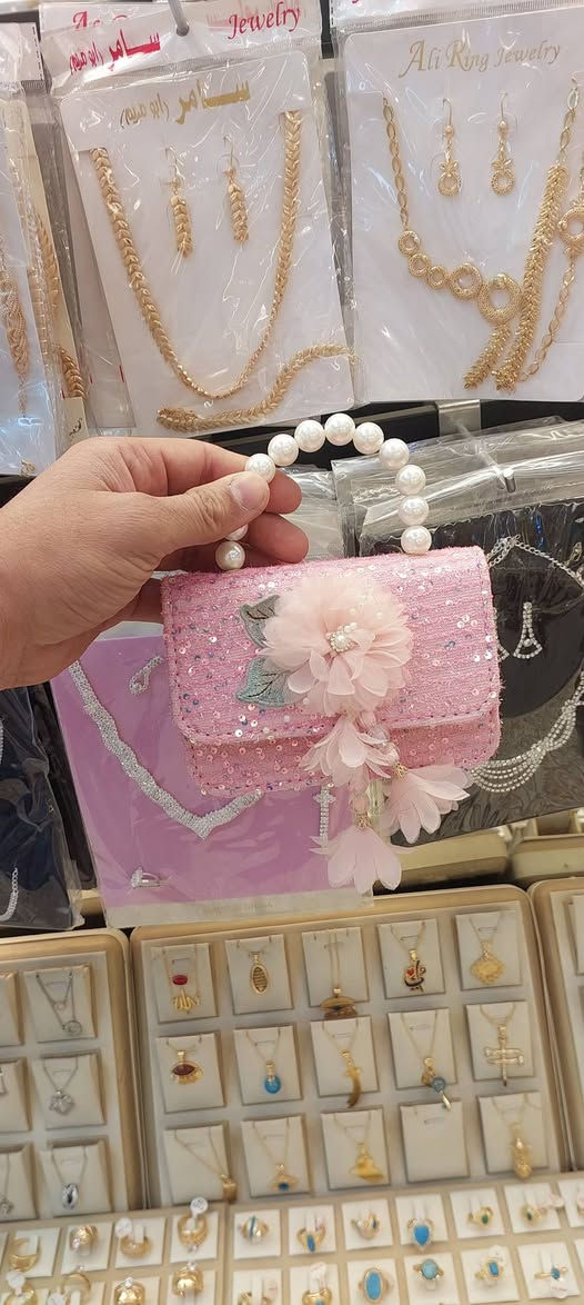 السلام عليكم يوجد جملة جنط الدزن ب 35 الف كميه محدوده


**إذا كنت صاحب هذا الإعلان وتريد حذفه لأي سبب، رجاءا أرسل رسالة إلى الدعم الفني**