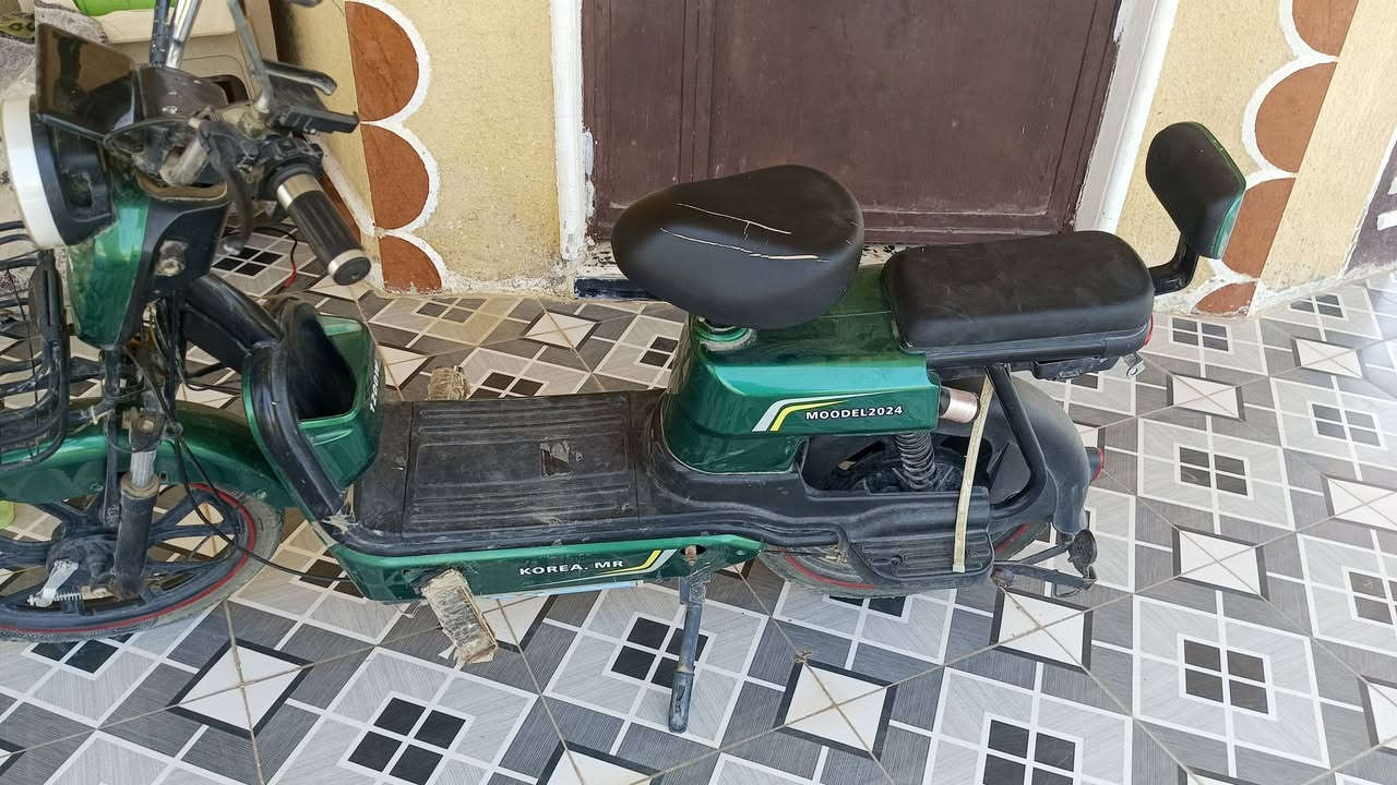 سلام عليكم دراجه شحن للبيع موديل 24 حجم 20 دراجه نضيفه السعر 390
وبيها مجال اتصال ***********

