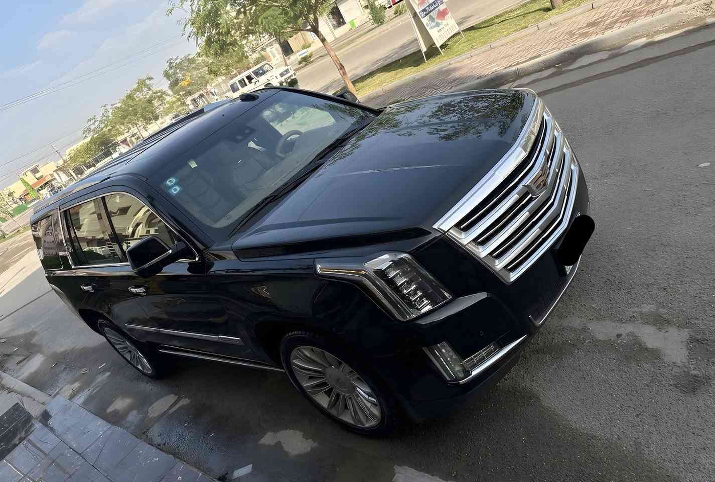 ‏كاديلاك 2019 خليجي وكالة المنصور السيارة بوضع الشركة كفالة عامة
فول مواصفات اعلى فئه بلاتينيوم 
 مكينة 5300 المرغوب كير و مكينه بوضع الشركه
 مابيها غير تكحيل كارت اثر طلقة في البنيد
مرقم بغداد بأسمي تحويل ثاني يوم 
السعر 348$ ورقه 
مكان السياره بغداد السيديه 
اتصال فقط غير متواجد غير متواجد فيس ولا ماسنجر اتصال فقط 
***********
