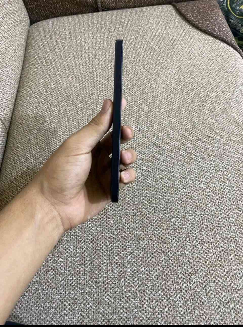 سلام عليكم بوكو f6 ذاكره 512رام 24 بوبجي 120فريم جهاز مكفول بس بيه طخات خفيفه ما مأثره على أي شي سعره 350وبي مجال للشراي خاص مفتوح واتساب ***********
