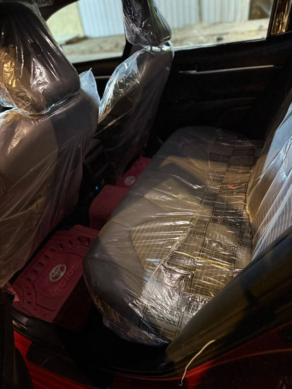 ااالسلام عليكم 
سياره كامري SE plus 
وارد أمريكي ع ايدي سياره من امريكه لحد الان يعني مالك واحد فقط وباسمي رقم بغداد  بانزين فقط سياره جديده وجاهزه عل وضع الشركه
الضرر قبق جنطه صبغ وجاملغ خلفي بارد باقي كفاله يعني السياره جديده صبغ قطعه وحده بس وبدون ايرباك وصور الحادث مرفقه بالمنشور
سياره جديده وشخط مابيها 
سياره محرك 2500 4 سلندر
سياره فتحه 
بصمه 
كشنات جلد تدفئه 
رادار امامي خلفي جانبي 
3 انضمه سبورت ونورمن وايكو 
مكان سياره بغداد  الكرخ السعر ٢٣٠ للاتصال ***********
