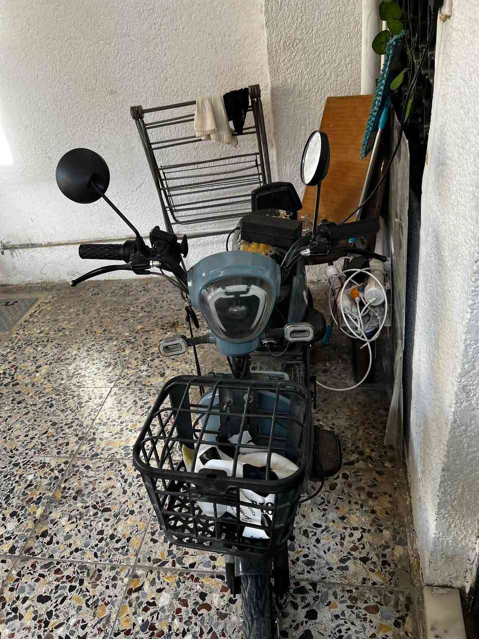 دراجة شحن بطاريتهة جيدة وزينة شحن يطول بيهة سرعتهة 60على الفحص والضمان شغالة
رايدينهة ب 140 وبيهة مجال للشراي عنوانهة حي اؤر حسينية المصطفى


**إذا كنت صاحب هذا الإعلان وتريد حذفه لأي سبب، رجاءا أرسل رسالة إلى الدعم الفني**