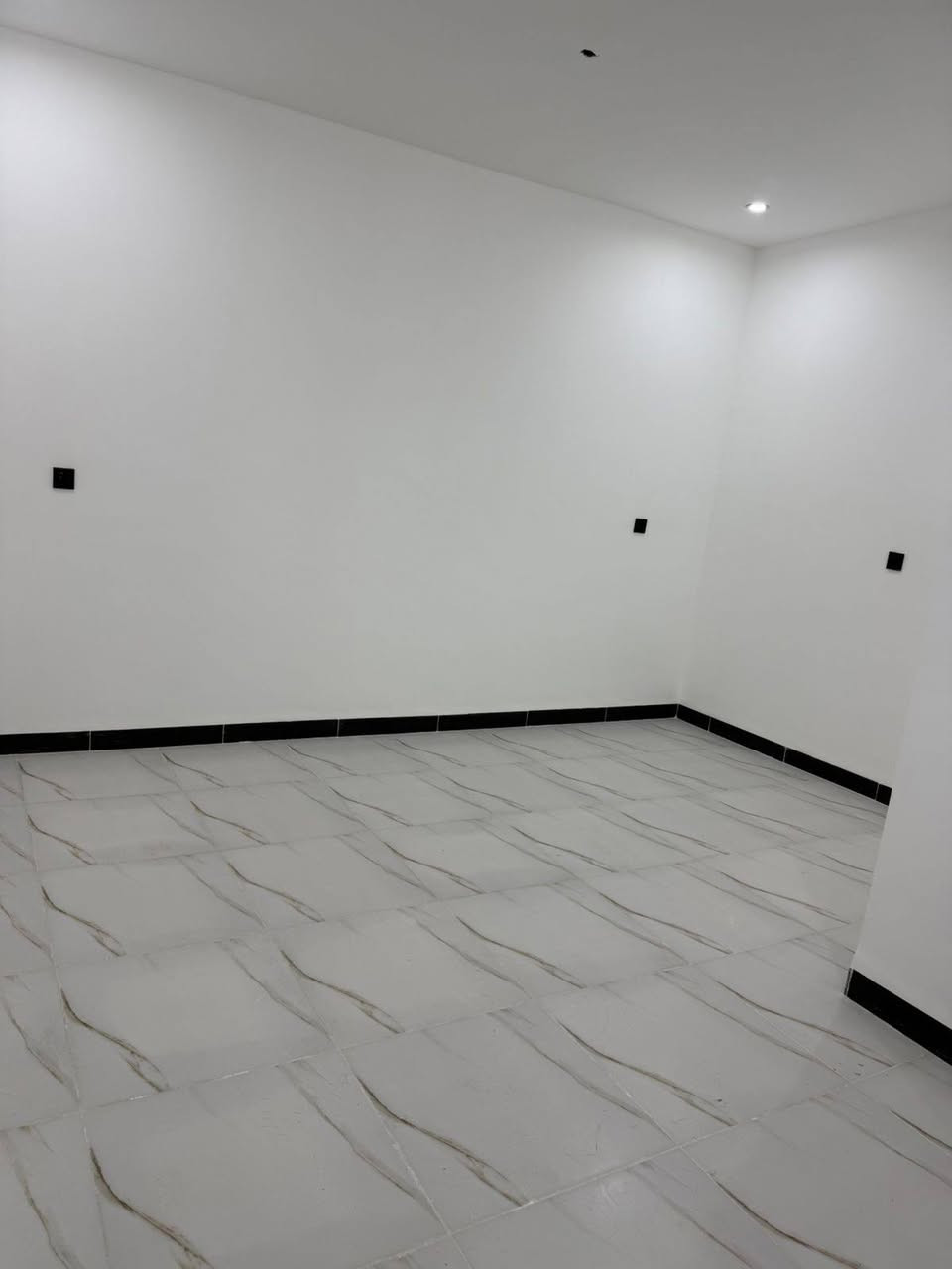 للبيع بيت بناء حديث
مساحه، 65م شارع سليم
قرب اسواق النبأ العظيم 
طابقين 3غرف نوم وصاله
 ومطبخ وصحيات  
للاستفسار مكتب منير درويش للعقار 
موبايل واتساب ماسنجر 
***********
