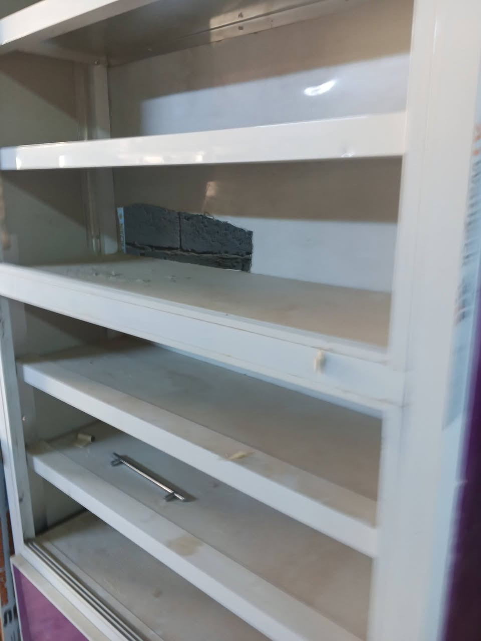 رفوف صيدلية 11رف مع زاوية مستعملات خلي رقم وتعال شيلعن بس بالمعقول
***********
