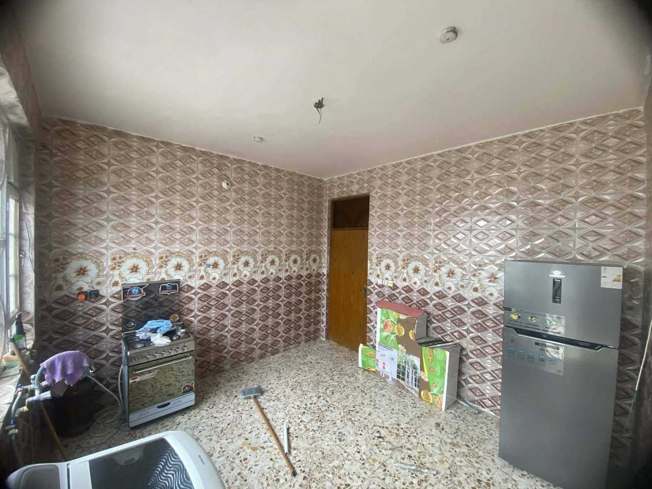 الكوت :
مشتمل مساحته 115م ركن مربع في الخاجيه شارع القسم البلدي توزيع الإعلاميين طابق واحد متكون من غرفه وهول واستقبال ومطبخ وصحيات داخليه وخارجيه بناء ستة 2017 مكانه ممتاز على ساحه وعرض الشارع 20م خدمات فول بقية التفاصيل يم صاحبه السعر 180 مليون وبيه مجال .
.


**إذا كنت صاحب هذا الإعلان وتريد حذفه لأي سبب، رجاءا أرسل رسالة إلى الدعم الفني**