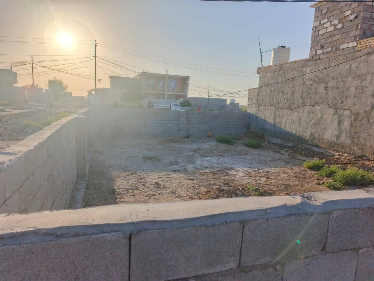 السلام عليكم
قطعه أرض للبيع
مساحه 150متر
10ب 15 
موقع خلف شارع حي العباس مباشرا
الاستفسار الاتصال ع رقم ***********او ***********
ملاحظه مكلف بالنشر

