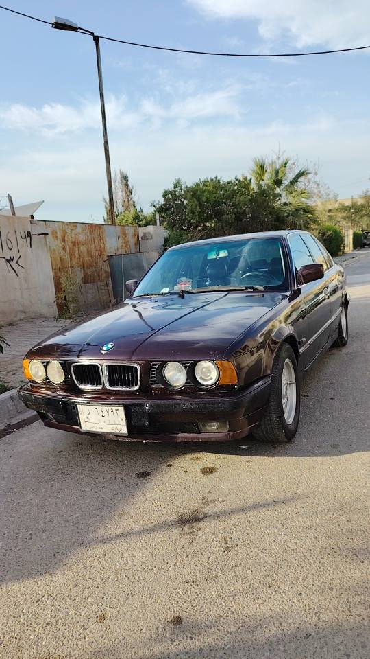 السلام عليكم للبيع او مراوس  بي ام
 فقط مصبوغه علا وضع الشركه باقيه  موديل 1991 شرط تحويل والوكاله اصل 520 محرك 528 لاصرف لابخار  *********** السعر 45 بي مجال كركوك, العراق
