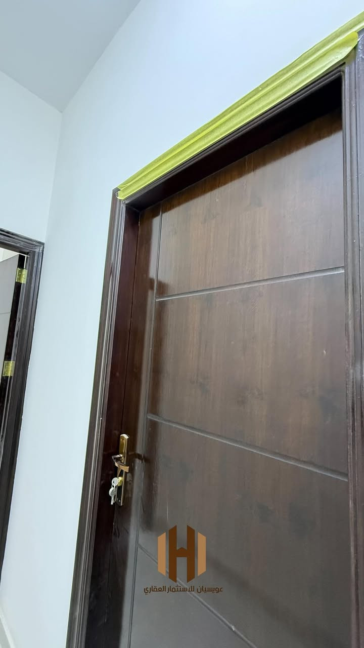 📢 شقق سكنية مميزة للإيجار – المشراق الجديد🤩🔥

فرصة رائعة للسكن في منطقة المشراق الجديد، شقق حديثة وموقعها جداً مرتب وقريب من شارع الوفود، مناسبة للعوائل الباحثة عن الراحة والهدوء.

🔹 تفاصيل الشقق:

* غرفتين نوم + صالة واسعة
* المساحة: 125 متر
* متوفر شقق أرضي + طابق أول
* بناية جديدة وغير مسكونة
* تصميم عملي ومريح للعوائل

🔹 المميزات:

* موقع هادئ ومرتب جداً
* قريب من الشارع العام والخدمات
* مناسب للعوائل بشكل مثالي
* سهولة وصول ومكان نظيف وآمن
* تشطيب جيد وبيئة سكنية مريحة

💰 سعر الإيجار: 800,000 دينار عراقي شهرياً

🔥 الطلب عالي والعروض محدودة 🔥
📈 يوجد المزيد من العروض والطلبات بكثرة

📞 للاستفسار والتواصل:
***********
