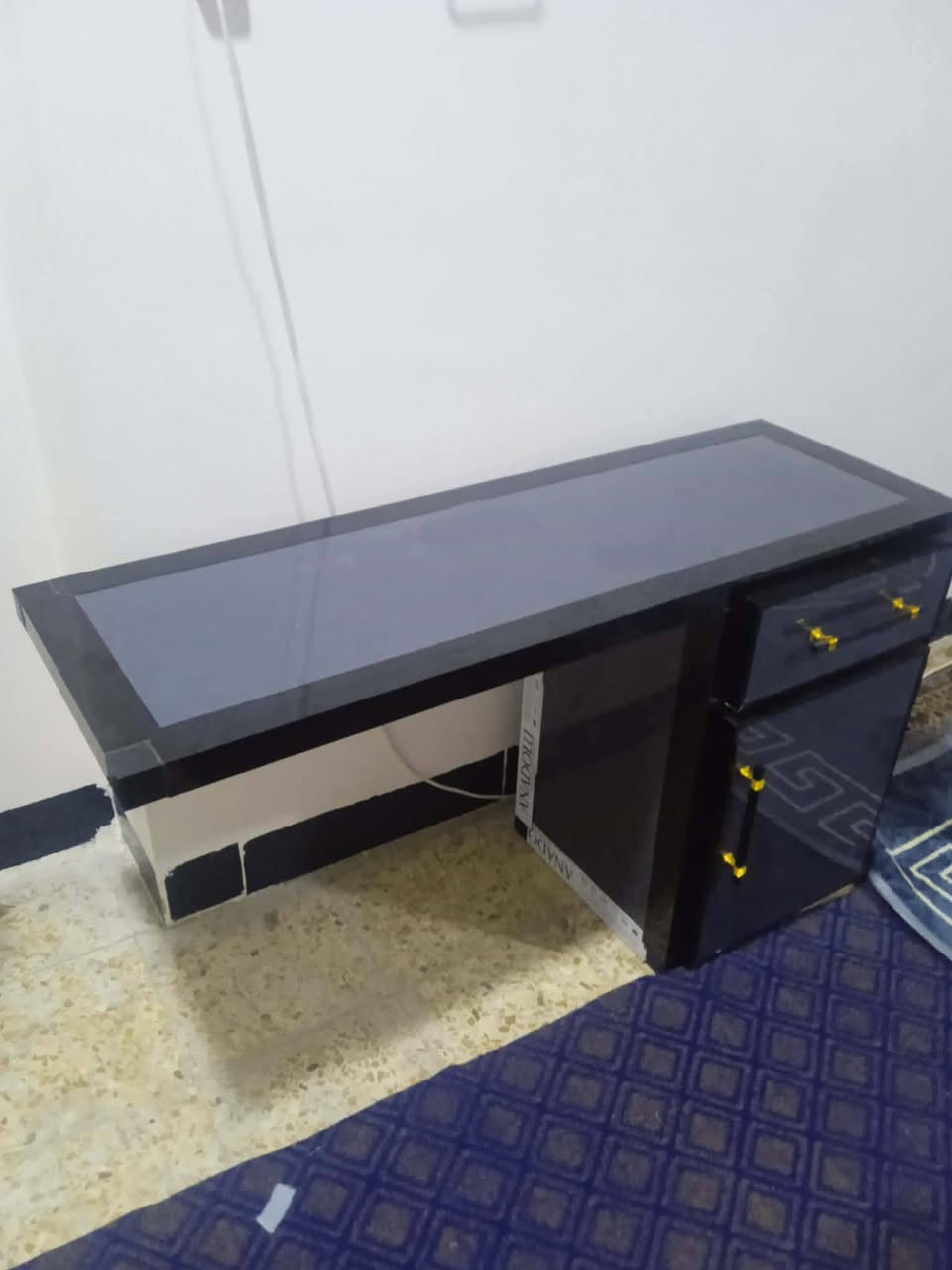 سلام عليكم ورحمه الله وبركاته
عندي ميز مال حلاقة جديد نضيف غير مستعمل ماصالو سبوع لاستفسار الاتصال على الرقم مصطفى *********** بي واتساب وشكرا سعر 130
