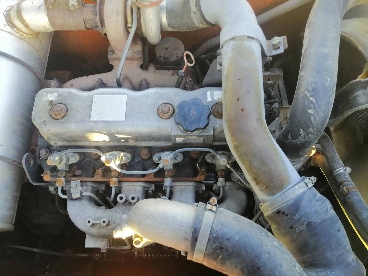 حفارة هيتاشي160 زت تاير 2005
***********
