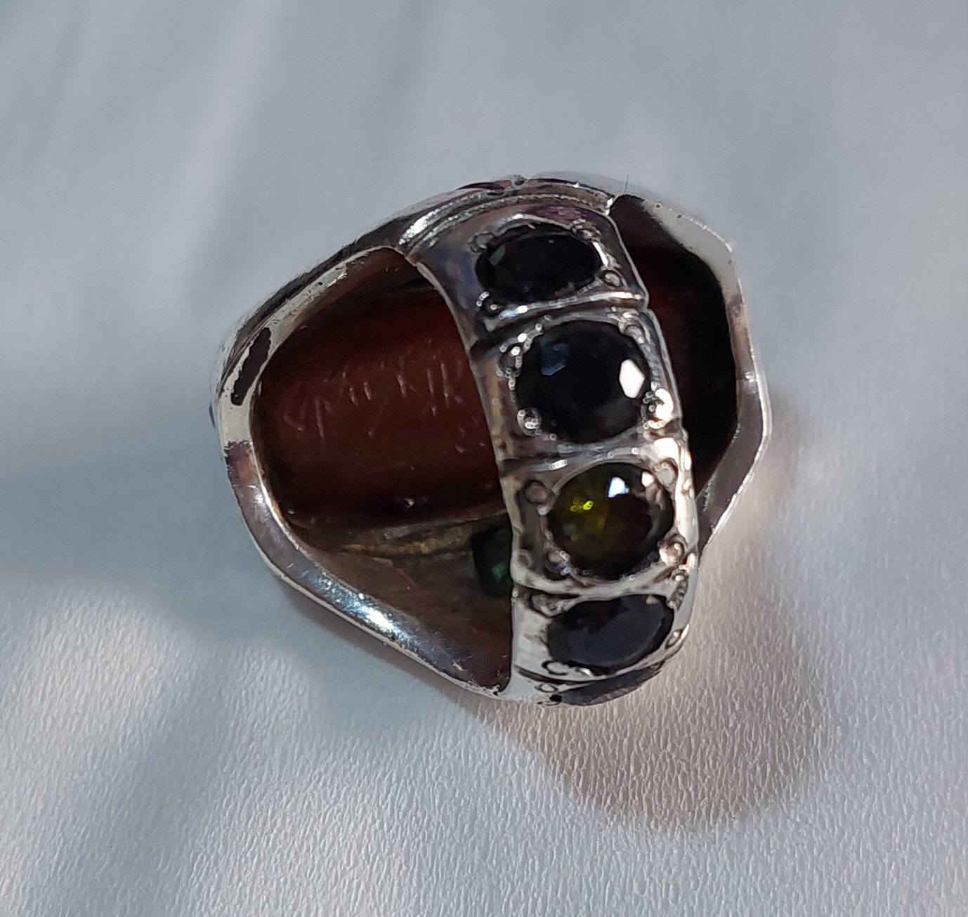 قطعه مختلفه من تحف الزمان القديم يماني مطعمه بالأحجار الطبيعية الممتازة قياس 26
السعر ٣٠٠ الف صياغه يدوية ثقيله بغداد يوجد خدمة توصيل


**إذا كنت صاحب هذا الإعلان وتريد حذفه لأي سبب، رجاءا أرسل رسالة إلى الدعم الفني**