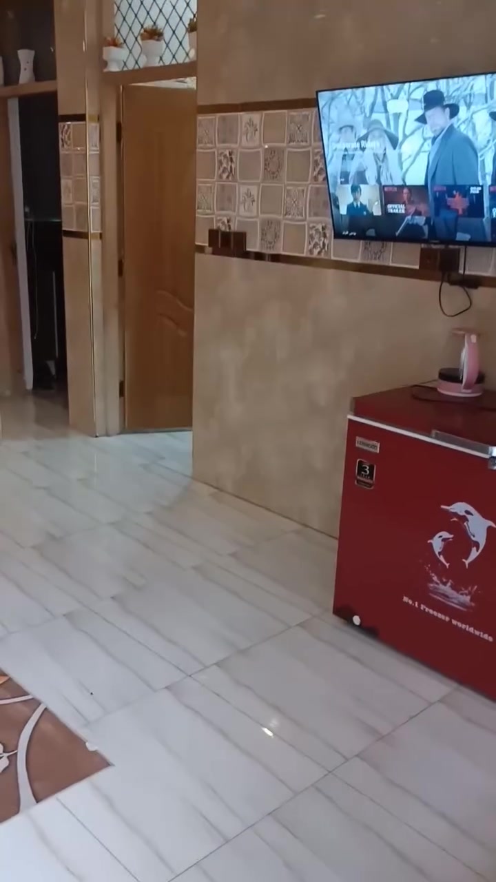 السلام عليكم بيت ٨٠ متر ركن طابقين طابو زراعي سند ٢٥ وكالة ام الصورة خدمات متوفرة بي نقص المحجر والطابق الثاني أرضية يحتوي على ٣غرف واستقبال وصالة عدد ٢ حمام عدد ٢ العنوان زعفرانية دور الشرطة شارع مول السعيدي ثالث فرع عن الشارع السعر ٨٥ للاستفسار الاتصال ***********
