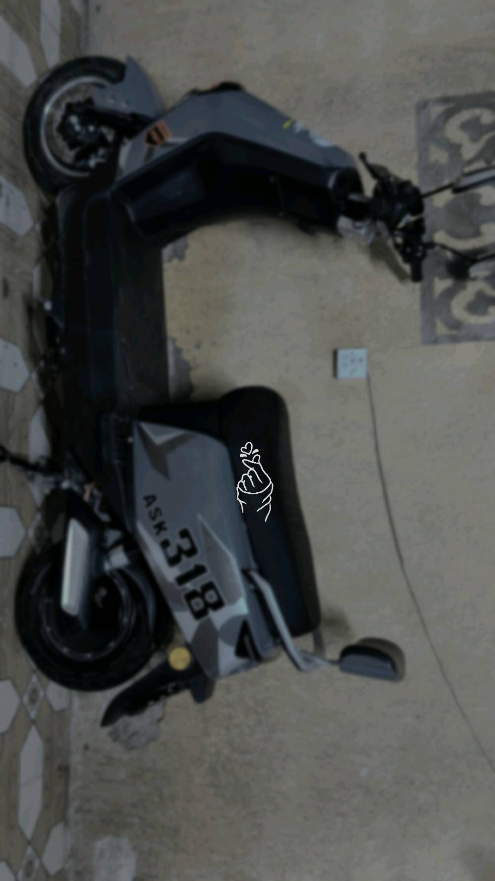 دراجه سكنس شحن 318 فئة السبورت ملفها 3000W بطاريات العدد 6 30A امبير دراجه طياره سرعتها الحقيقه 93 وتمشيك اقل شي 60 كيلو دراجه نظيفه 
1- سويجين وبصمتين وكارتين 
2- بيها فيشه وضع ECO الاقتصادي وفيشه ثانيه وضع SPORT يعني طياره 
العنوان بغداد الحسينية ماخذها بل 900 والسعر.650 وبيها مجال للشراي 
الرقم *********** متوفر واتساب    
الدراجه حييييل نضيفه مكفولة كفاله عامه 
