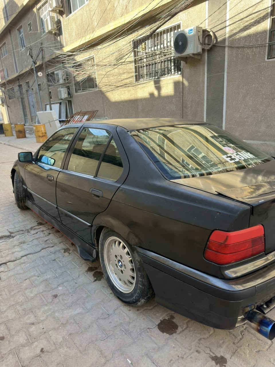 Bmw E36 318 
اربعة سلندر 
كير عادي
تبريد 
منظومة زنون
باتري جديد تخم تايرات جديد
سستم صوت امبليفاير ودمام و 8 سماعات 
نقصها الباور ستيرن ملغي شالع القايش مالته
للبيع 40 ورقة مكاني بغداد الجديدة 
***********
