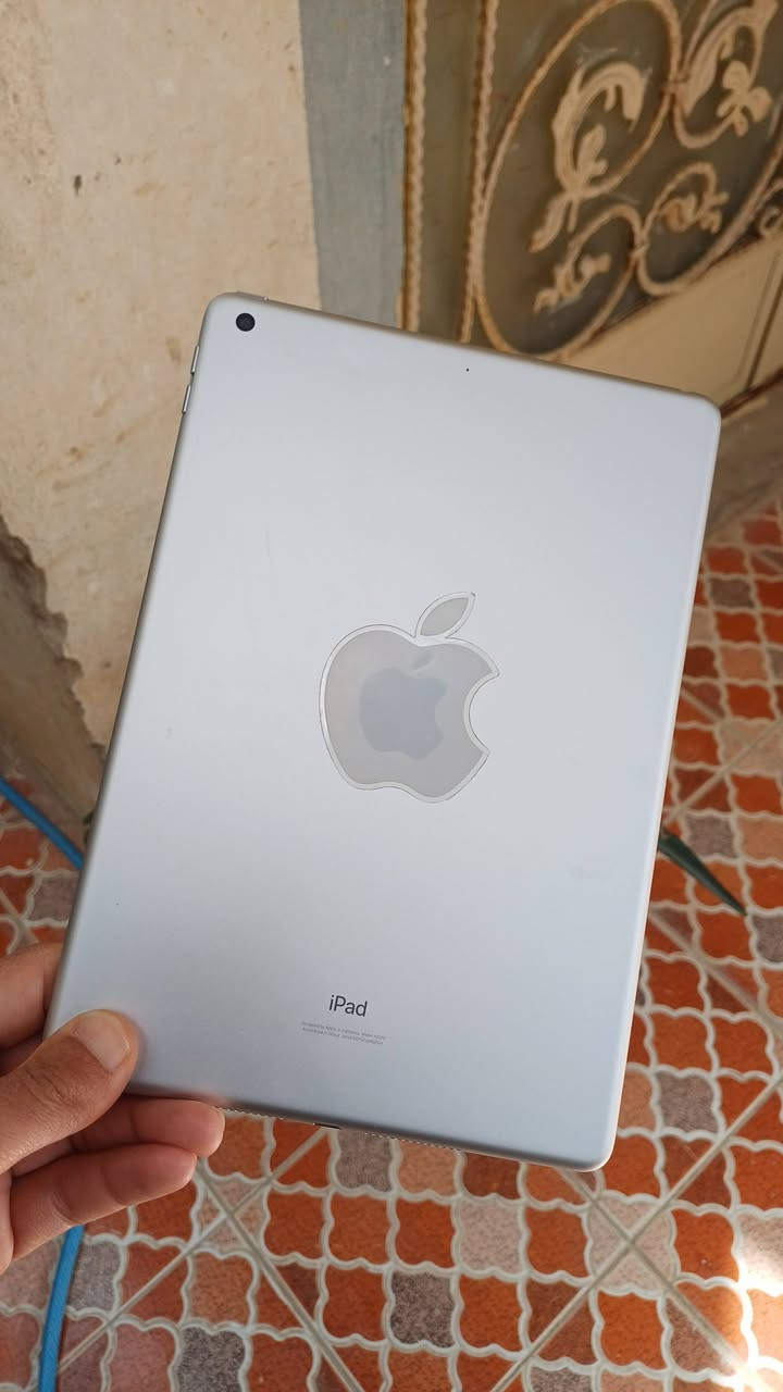 السلام عليكم 🤎
للبيع ايباد ابل الجيل 8 
الجهاز نضيف جدن عله وضع الشركه 
استخدام شخصي 
مواصفات ● ذاكرن 128 رام 4 
مناسب ● لدراسه ● العاب ● وبرامج التصميم ● 
{ سعر 225 الف } بي مجال بصيط 
{ مكان بعقوبه الرازي } خاص اذا حاب


**إذا كنت صاحب هذا الإعلان وتريد حذفه لأي سبب، رجاءا أرسل رسالة إلى الدعم الفني**