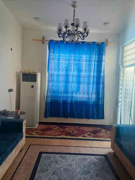 دار سكن للبيع الفداء شارع ابو لبنان بمقاطعه 22 تبليط خدمات كامله البيت 100 امامي طابقين الطابق الاول جاهز والطابق الثاني واصل للسقف البيت بناء جديد ب 2024 سعر البيت 117 مع المجال 
للاستفسار
***********
