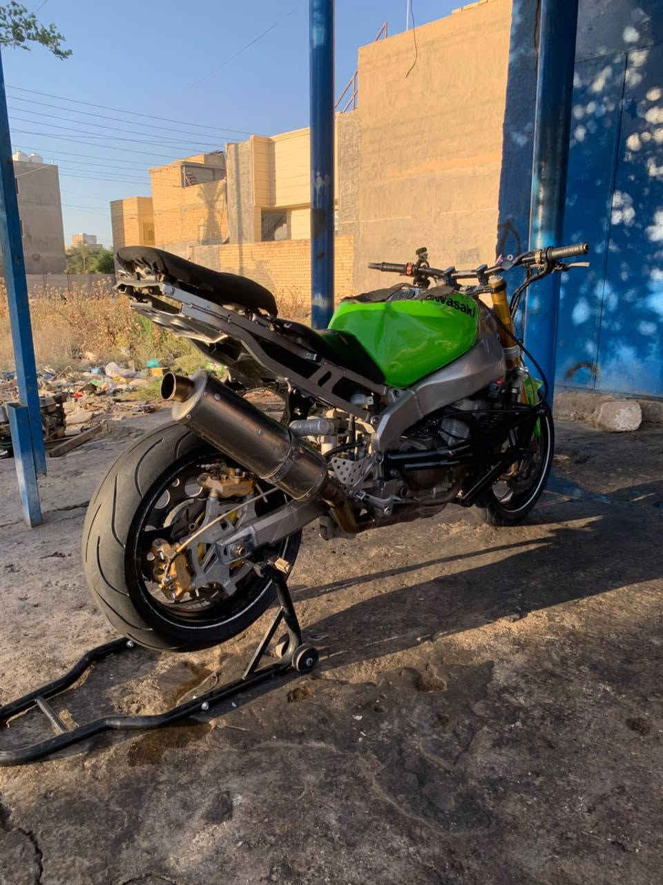 كاوسكي 636 2004 
دراجة مزودة فجوج عنابير برمبو يدة كلج كصيرة بريك بل يدة دروعة صالنصة اكروبفج اصلية بكرة 65 كشن خلفي. 
مكينة كصة اولى شرط كفالة جمرهة وطفي وشغل وخرسة 
دبل مروحة تانكيهة نضيف كلش بدون قطرة زنجار
مكاني بغداد سبع البور 
اتصال ***********
