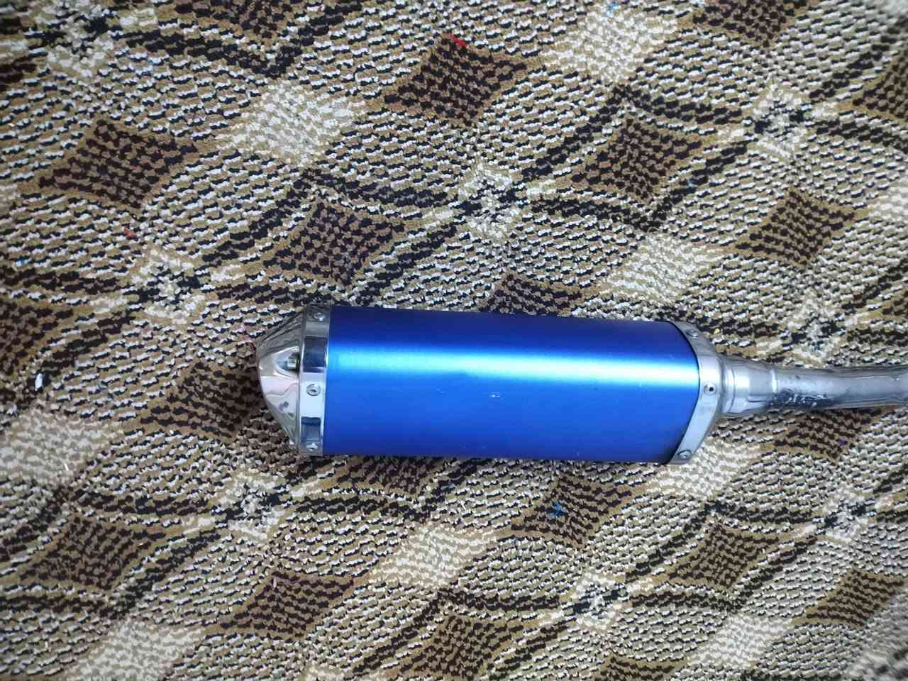 اكزوز رياضي للبيع حيل نظيف السعر ٣٥ وبي مجال ***********
