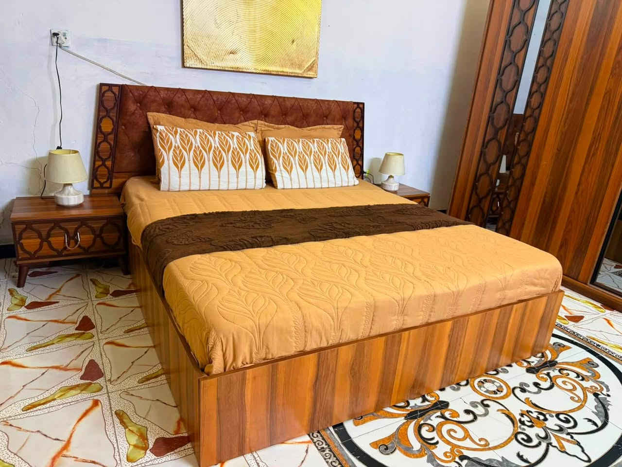 غرفه تركيه نظيفه جدا السرير صوميه تفصال 
٧ قطع ب ٦٥٠ بيها مجال بسيط مكان بغداد 
اي استفسار اتصل ع الرقم بي واتساب 
***********
