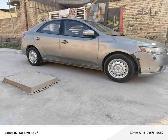 السلام عليكم سيراتو للبيع 12  رقمه السياره ذي قار السعر 70 سياره  متجايه مكفوله من العيب الشراعي واصوليات تحويل ثاني اليوم تخم تاير حداديه  التبريد كله جاهز بس الدكمه مال 💰 as الكهربايئه كله شغاله مابيه نقص من كلشي مكان السياره بشطره غير متواجد عل فيس واتساب اتصل عل رقم 📱 *********** و *********** مكانه السيارة في الشطر الشطره
