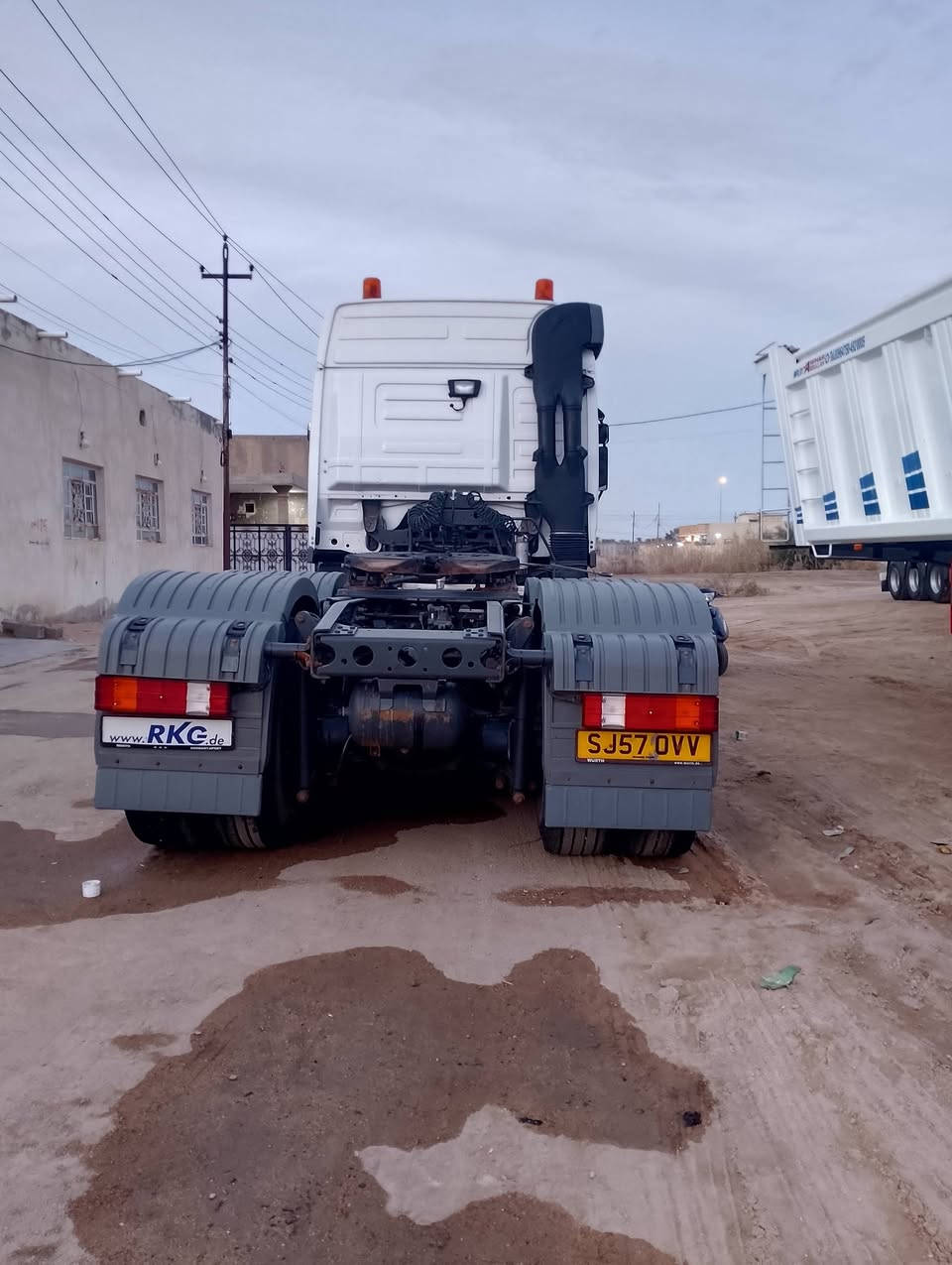 اكتروس مديل 6معليه 18سياره جاهز اتخم تاير حجم 51 33لستفسار تصل على ***********
