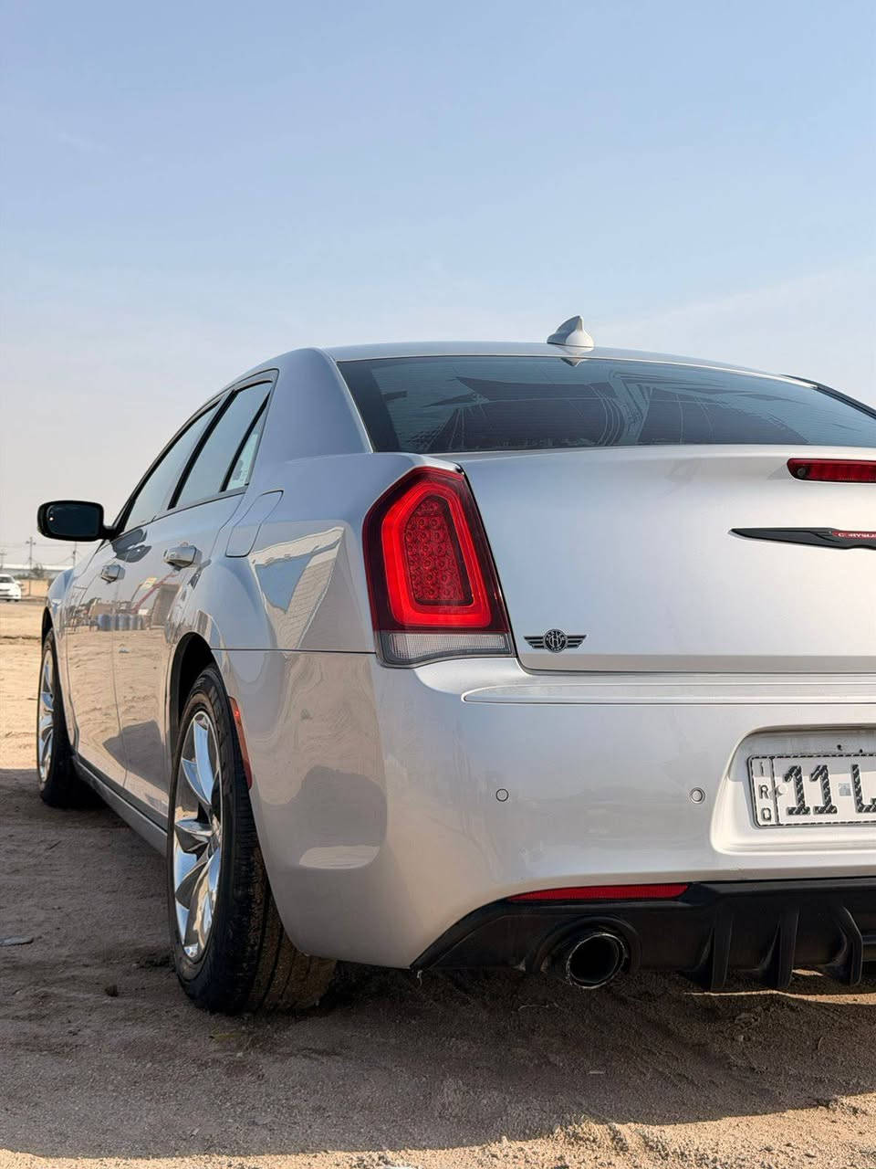 كرايسلر  300S امريكي 
مكفوله كلين تقرير تعمل وتسير 
لون سلفر بغداد بأسمي 
المسافة المقطوعة 40الف فقط وضع الوكالة
حجم المحرك 3600
السيارة كلين تايتل 
مواصفات السيارة:-
تاير شرط نكسن كوري جديد 
* نقطة عمياء . 
* حساسات امامية . 
* ويل قياس 18 أنج . 
* حساسات خلفية و اماميه.  . 
* شاشه كبيرة مع نظام ملاحة نفكيشن GPS .
* سستم صوت كامل مع دمام خلفي 
* كراسي جلد طبيعي شعار S
* مقاعد أمامية كهربائية عدد 2 .  . 
* مقاعد أمامية تبريد وتدفئة . 
* مقاعد خلفية تدفئة . 
* تشغيل عن بعد .  . 
* تدفئة ستيرن . 
* محدد سرعة .  . 
* كاميرا خلفية دوارة.
* مرايا رادار مع ترحيب متحسسة للاضاءة  
* دخول ذكي (بصمة) .
(السيارة رقم بغداد بأسمي)

مكان السيارة ذي قار 
رقم ‏‪0783 156 5636‬‏ ناصرية, ذي قار
