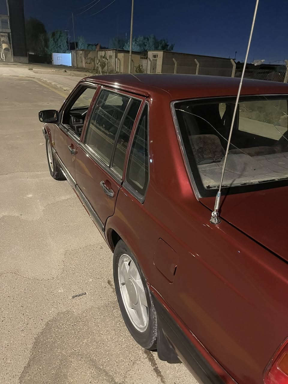 فالفو 940 للبيع او مراوس
مديل 1992
تعمير جديد كير ومحرك مكفولات فقط كمبريسر عايزه 
وسنويه ل2027 تنتهي 
عنوان النجف 
السعر ٥٥ وبيها مجال 

*********** بي واتساب

