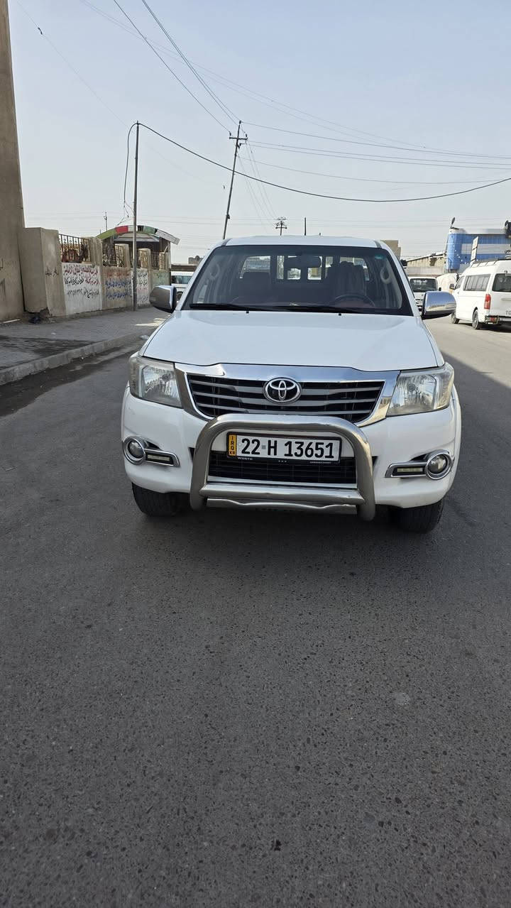 سلام عليكم بيكم هايلوكس البيع موديل 2014 فول موصفات اتوماتيك رقم شمالي اربيل دوالي هزه وسنويه جديده مكان السياره بغداد سعر شدتين  30 وبيه مجال رقم الهاتف ***********
