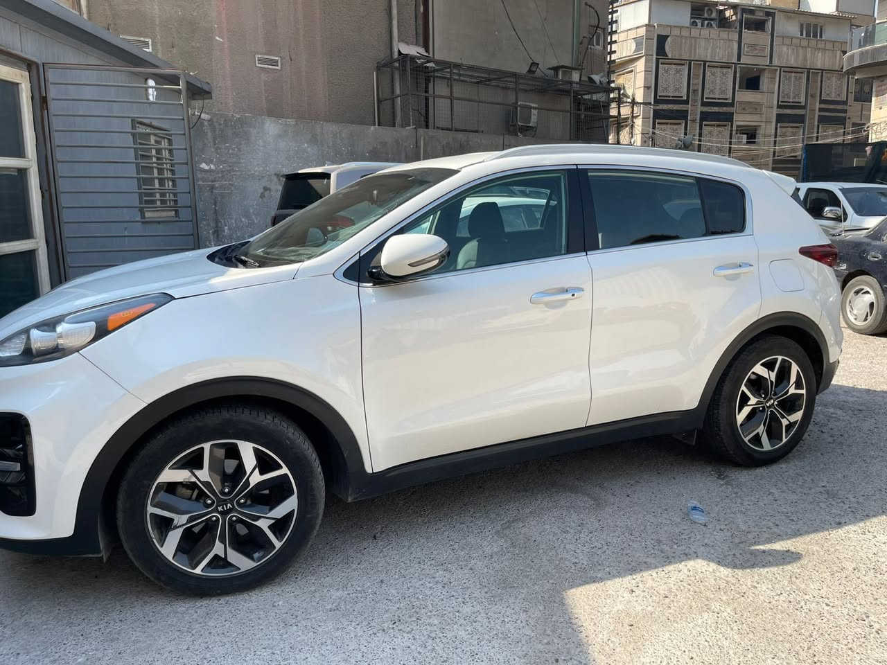 سيارة سبورتج موديل 2020
ماشية 100000
لون ابيض امريكي
حادث دعاميه اماميه ونفسها مرجعيها بدون اي صبغ
———————-
مواصفات:-
1- جنطة كهرباء
2- كروس سرعة
3- رادار 
4- مشي ذاتي
5- كشن السايق كهربائي 
6- كشنات الأمامية تدفئة 
7- بيها نظام الايكو والسبورت والاعتيادي
سيارة سبورتج موديل 2020 
ماشية 100000
لون ابيض امريكي
حادث دعاميه اماميه ونفسها مرجعيها بدون اي صبغ
———————-
مواصفات:-
1- جنطة كهرباء
2- كروس سرعة
3- رادار 
4- مشي ذاتي
5- كشن السايق كهربائي 
6- كشنات الأمامية تدفئة 
7- بيها نظام الايكو والسبورت والاعتيادي
8- بصمة تشغيل وبصمة ابواب
———————
السعر :- 182 بيها مجال قليل


**إذا كنت صاحب هذا الإعلان وتريد حذفه لأي سبب، رجاءا أرسل رسالة إلى الدعم الفني**