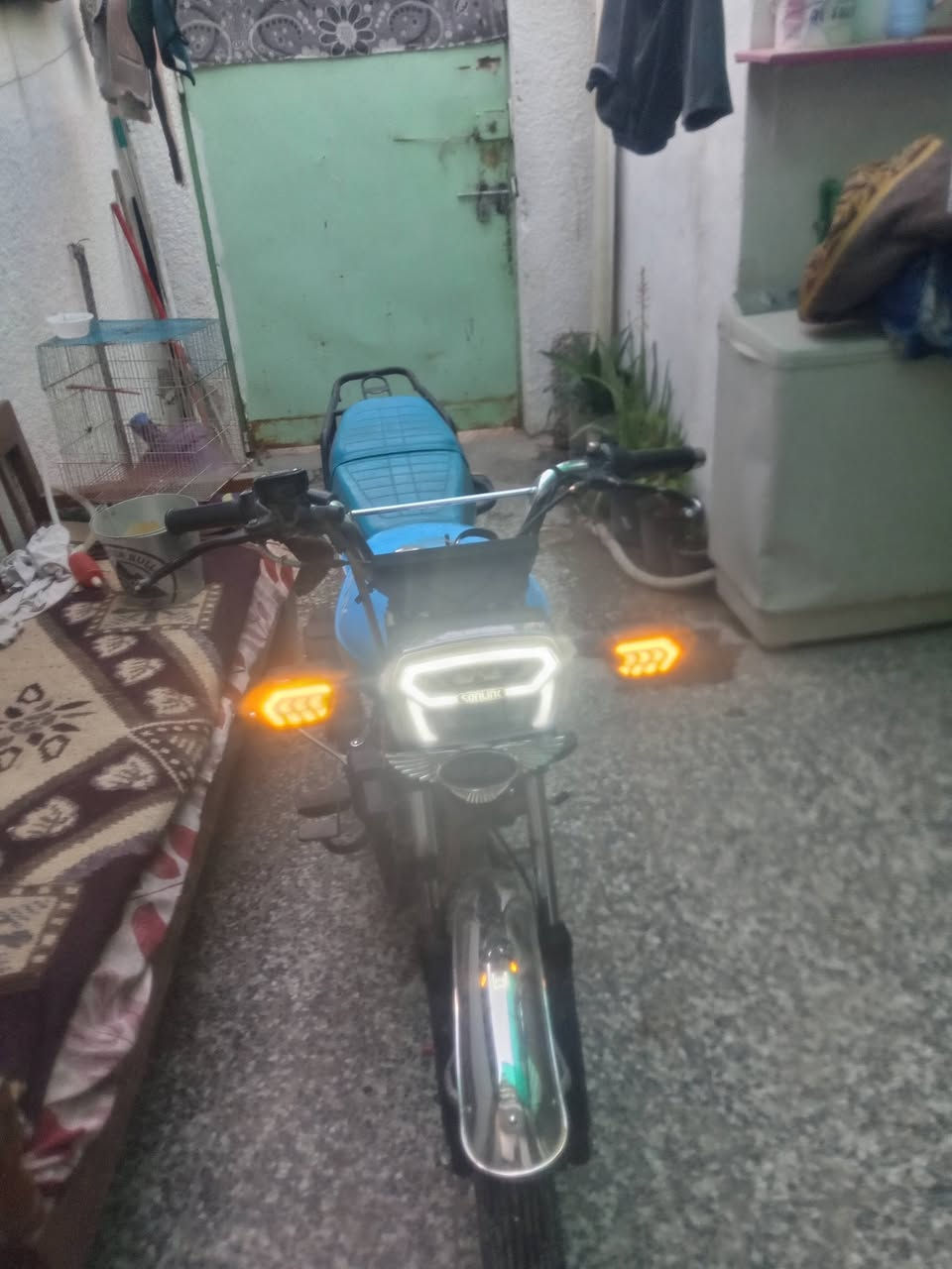 السلام عليكم دراجة كير سيفان موديل ٢٤ دراجة جديدة محرك ٢٠٠ محرك ناعم كهربائيات شغالة دشبول شاشة اكتروني لون مميز سعر ٦٥٠ بيهة مجال بسيط هاذ رقمي *********** مكاني بغداد الكريعات
