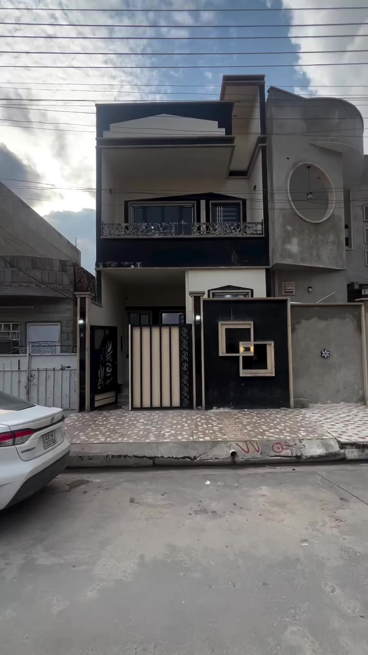 بيت للبيع في الموصل حي السماح تقطيع 32

- *مساحة البيت*: 100 متر
- *الواجهة*: 5 متر
- *العمق*: 20 متر
- *البناء*: حديث 2024
- *السند*: ملك صرف
- *قريب على المستوصف

- *اكتب تم*: يصلك السعر 
+ تصوير داخل البيت بالتعليقات
- *للاستفسار*: اتصل على الأرقام 
***********
***********
