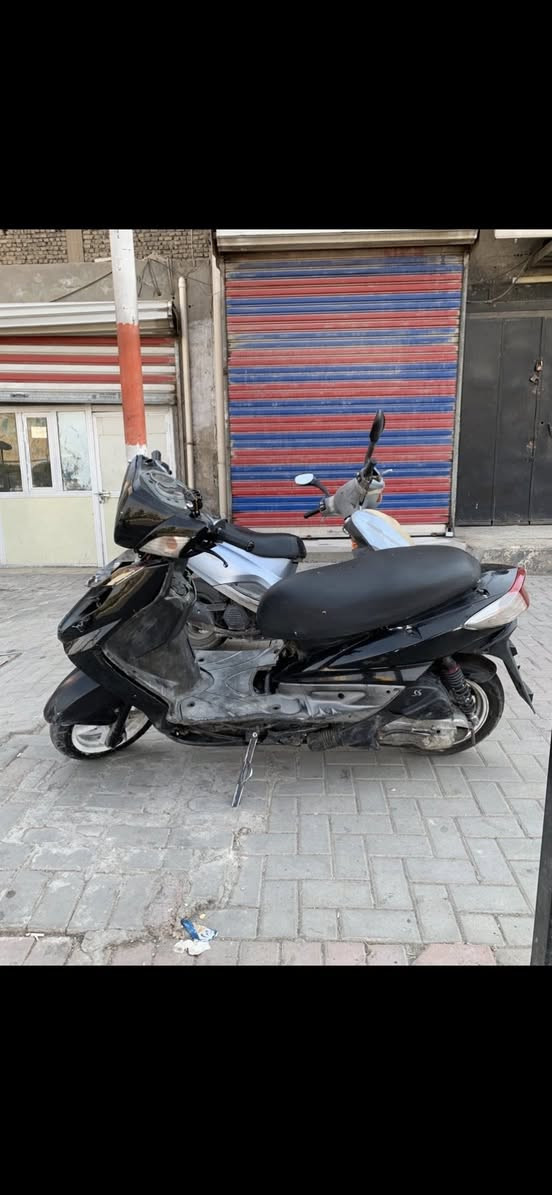 السلام عليكم 
سكنس فحل كابريتر نكرة سلف ابيعها كوم حديد تجي تاخذها بدون متسأل على اي شي مكاني بغداد الشعب حي التجار موحود بس على الرقم ***********
