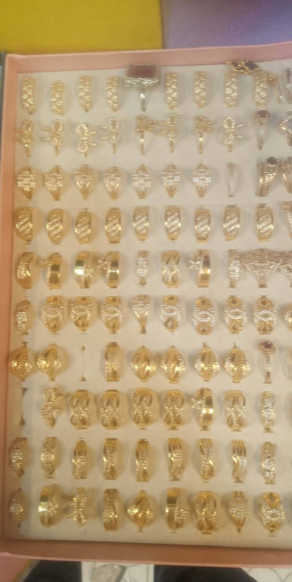 حياكم الله
محابس شلع سعر الدرزن 6000
كل عشر درازن نص درزن هديه 
برازيلي ضمان 
وبيهم شكل فضه مشكل 
كل درزن بي 2 فضه عادي


**إذا كنت صاحب هذا الإعلان وتريد حذفه لأي سبب، رجاءا أرسل رسالة إلى الدعم الفني**