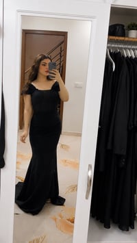 فستان أسود • جديد • حتى وزن ٦٥كغ