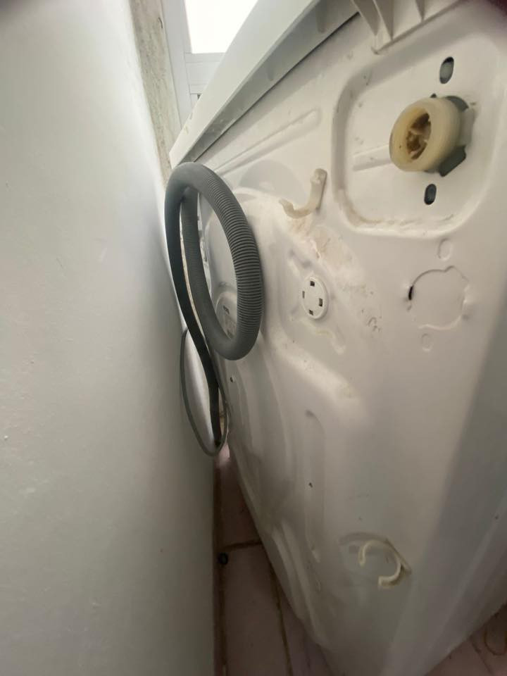 السلام عليكم قيمم ونتفاهم غساله نوع vestel  8 كيلو شغاله ما بيها كل عيب الي تعجبة يتصل ***********
