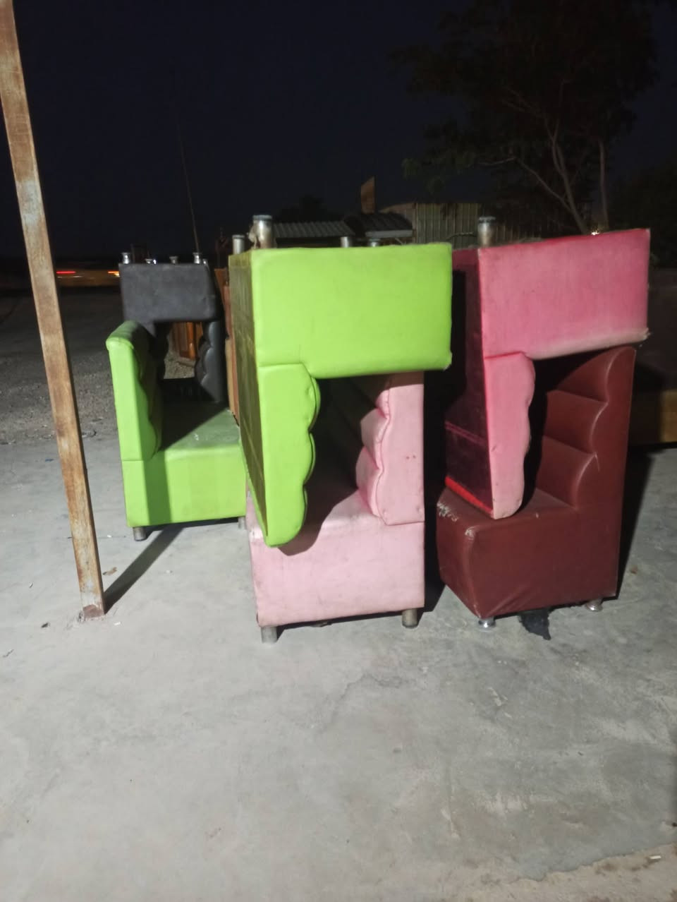 قنفه(ستوته) جلد عدد..8..شرط حطاطه ...نجاره...
غراض لبيع الشراي يتصل...***********...
بيع او مراوس +اشتري غراض شعندك دز خاص
