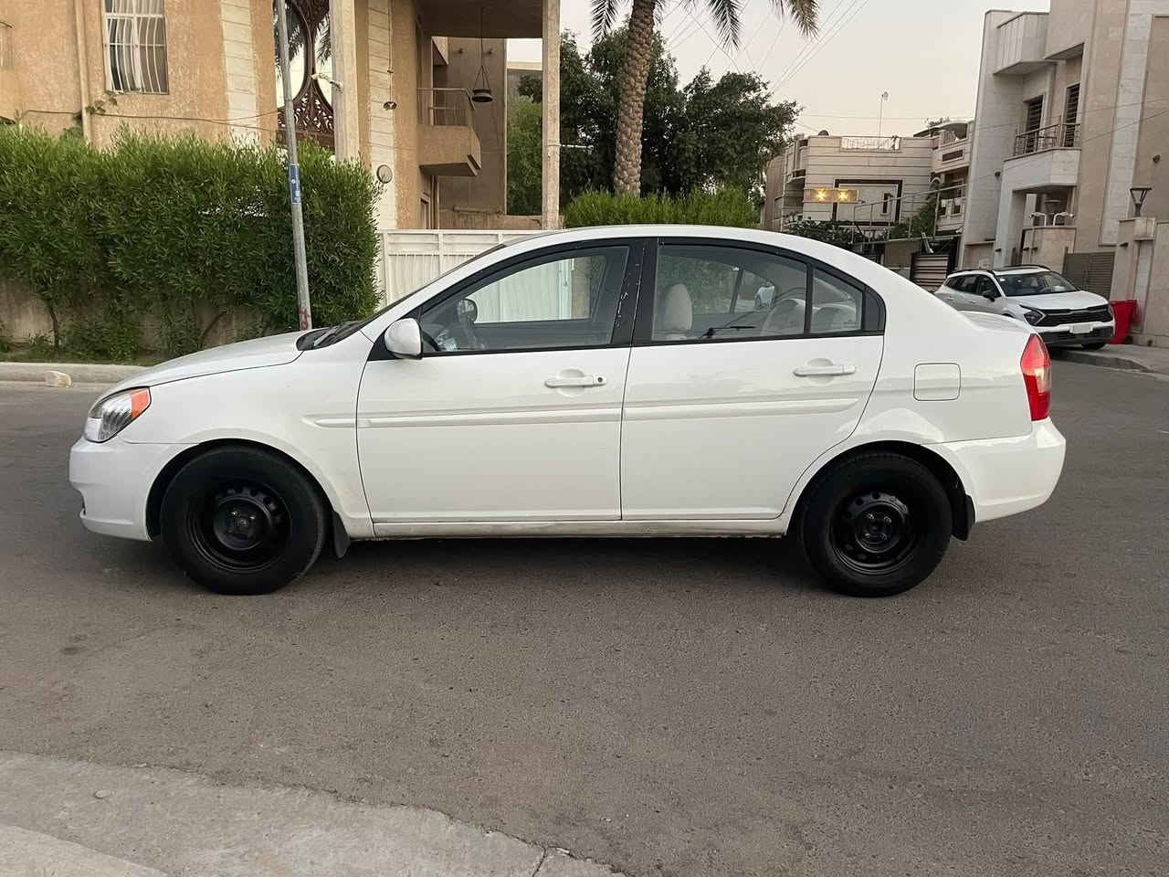 ***********   جديده  وحلوه  وجاهزه
اكسنت ٢٠١٠ خليجي
 محرك ١٦٠٠ سيارة نظيفة وجاهزه 
بيها جاملغ خلفي صبغ 
وبيها ٣ قطع مفتوحات ابيع تبديل اصلي بدون ظربة بدون دواخل 
سونار موجود 
سنوية ورقم وهزه كله جديد
تحويل ثاني يوم 
شاشه وكامره 
غرفتها  جديده  
كير  محرك  خير من الله 
صدر امامي  خلفي  جديد 
تخم تاير  وباتري  جدد
هزه قبل سبوع مسزيها
 مكاني بغداد الاعظمية 
السعر ٨٣ ورقة
 اتصال 
***********
