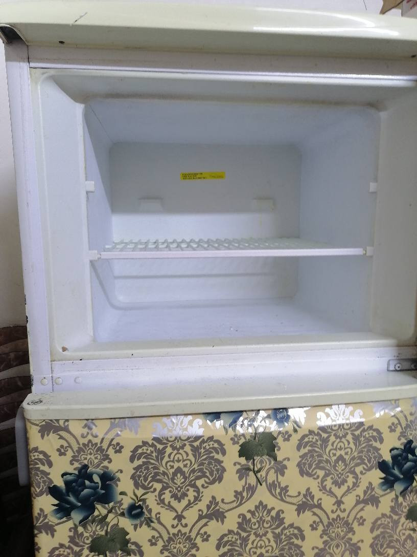 ثلاجة اللبيع شغل سعرا ٩٠ بي مجال كركوك حي العروبه يم ملعب خومسي او وكف قديم حجم ١٤ قدم بس مصلح مابي اي عيب شغال بل شرط ٧ايام ضمان
***********
*********** كركوك, العراق
