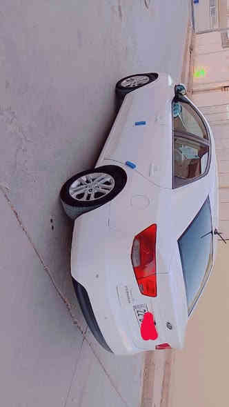 سيراتو موديل 2012 كير أوتوماتيك لون ابيض مكينه وكير مكفولات مواصفات/ تحكم استيرن جهتين / بلوتوث وحاكيه / اشاير بالمري ومري شفط / حساس خلفي / كاميرا / abs/ رقم اربيل دولي بشرط تحويل او وكاله بيها بنيد صبغ مرشوش بدون معجون والباقي كله مكفول من الصبغ والتبديل والسونار مرفق مع الصور تخم تاير نظيف تبريد ثلج السياره حلوة وجاهزه مبيها اي نقص السعر 104 للاستفسار الاتصال / *********** / مكان السيارة كفري ممتواجد عالنت
