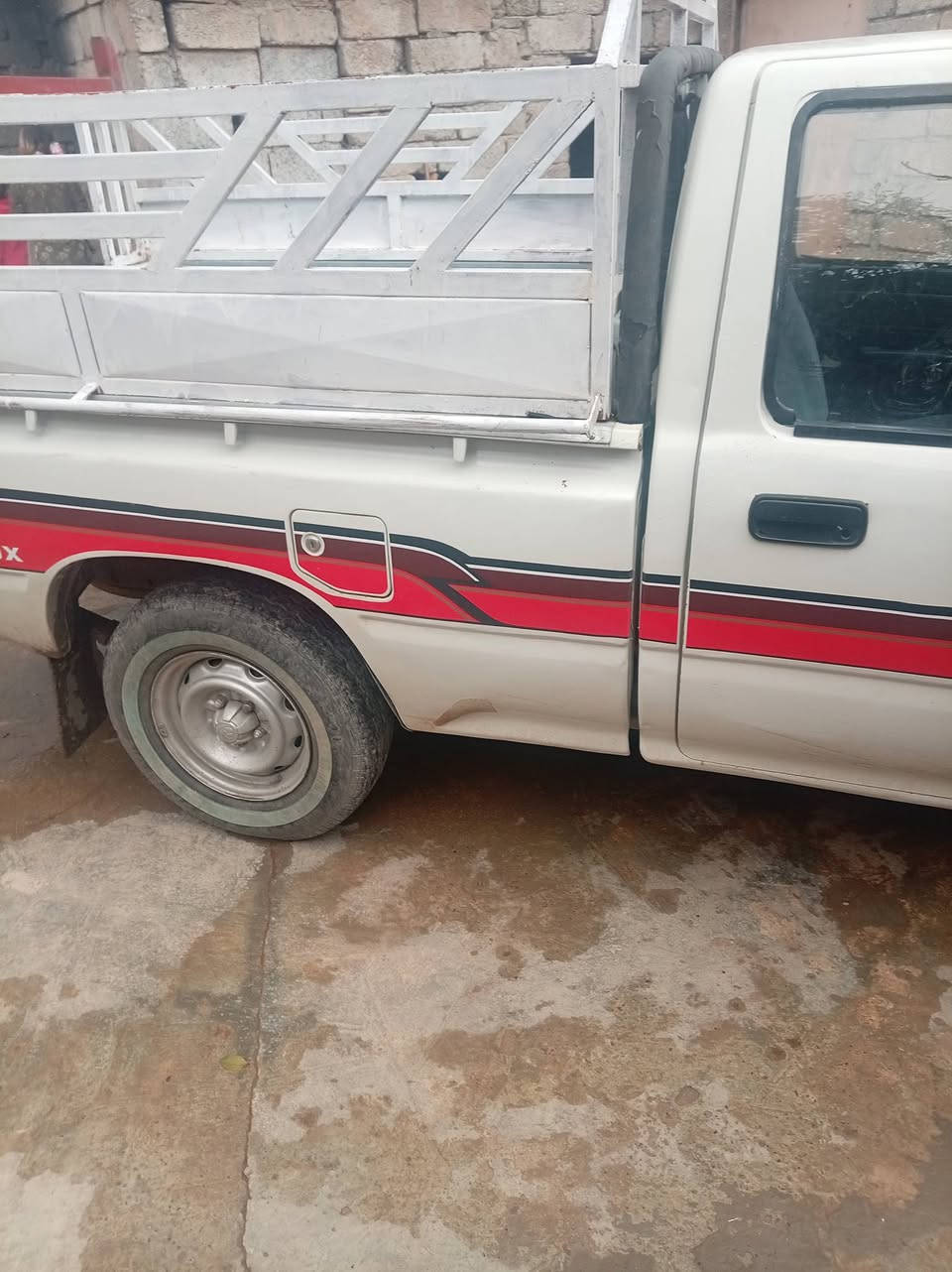 عندي سياره موديل ١٨٨٩
سياره حلوه نظيفه  محرك كير شراط كابون بنزين موجد
 سياره حار بارد رقم نينوى مسطره صارله شهر من حولته
هزه جديده السعر ٦٢ ابيها مجال
رقم  ***********
