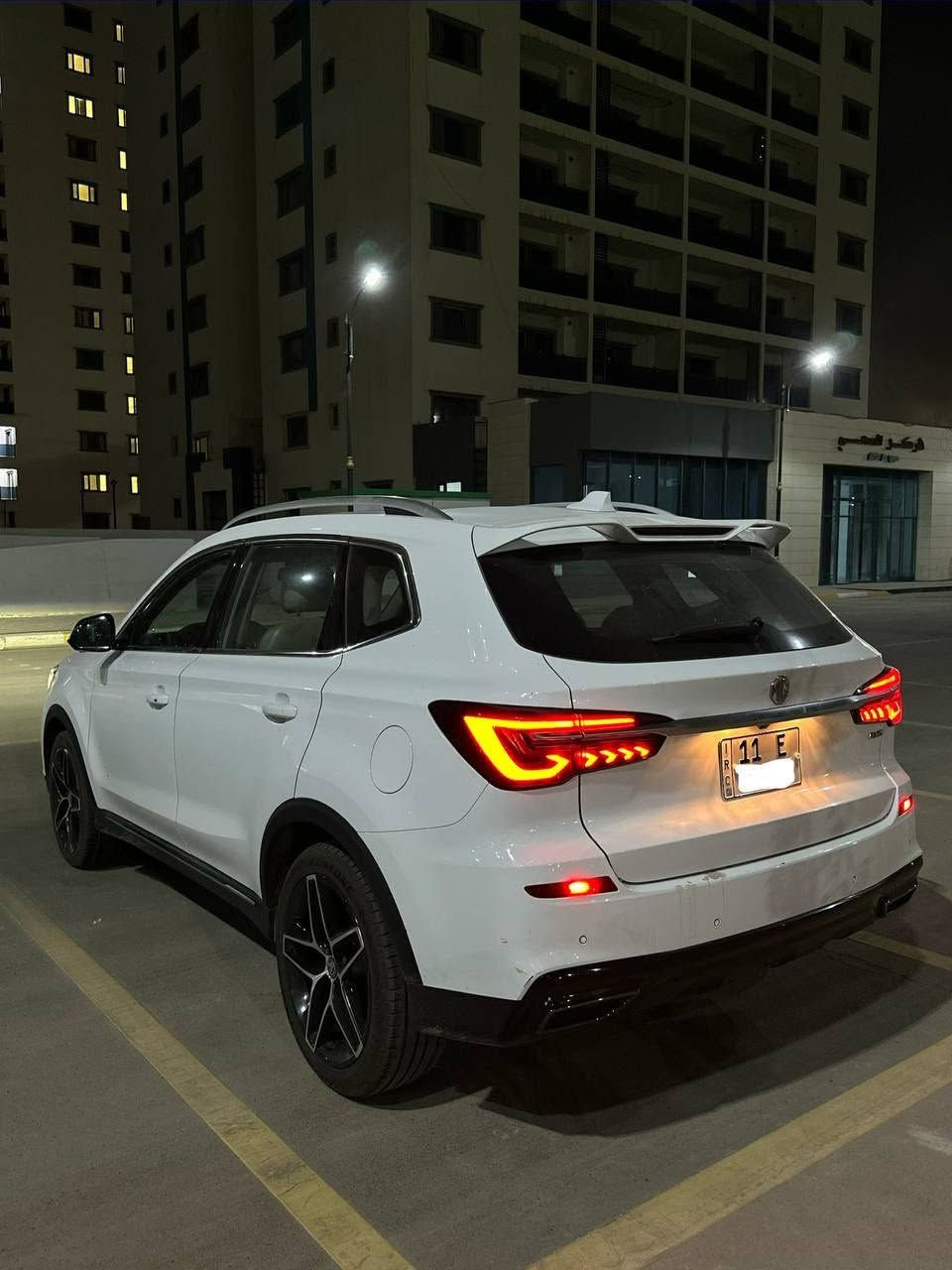 MG Rx5 2023 الشكل الجديد
استلام شركه داخل الضمان مده 6 سنوات او 200 الف 
السياره كفاله عامه بدون ولا شخط ولا بارد  
فوووول مواصفات 5 كامرات بانوراما كراسي جلد وكهرباء وجنطه كهرباء دشبول ديجتال بصمه 
ماشيه 46 الف تخم تاير جديد جميع سيرفز با شركه 
مكاني المنصور باسمي مباشر رقم بغداد 
(( سعر 138 ورقه بيع سريع لظروف  ))
***********

