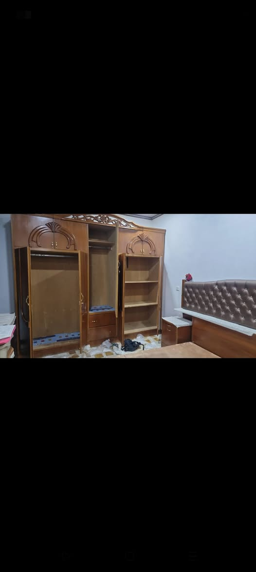 غرفه للبيع خشب ثقيل السعر 375 / الشراي فقط يتصل ***********/‏‪***********‬‏ وادي حجر
