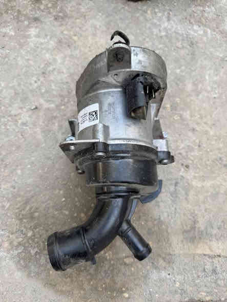 شباب عندي ادوات ترافرس ٢٠٢٥ للي يحتاج منهم شي بالخدمه يراسلني واتساب
***********
ماطور مروحه شغال ع فحص 
هلال لايت جهه اليمين هو والنيكل
واتر بم بس بي نقص الفيشه 
هيتر بي بعض الكوعات سليمه والماطورات
دشبول طاك ايرباكه 
دعاميه تحتاج تصليح فايبر كلاس 
ملاحظه كل الادوات موديل ٢٠٢٥
