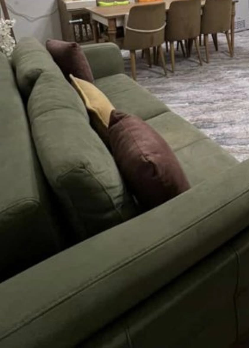 مرحبا عندي هذا الميز والتخم للبيع مكاني بغداد الدورة الي يريده يتواصل ويايه رجاءا فقط الي محتاجها


**إذا كنت صاحب هذا الإعلان وتريد حذفه لأي سبب، رجاءا أرسل رسالة إلى الدعم الفني**