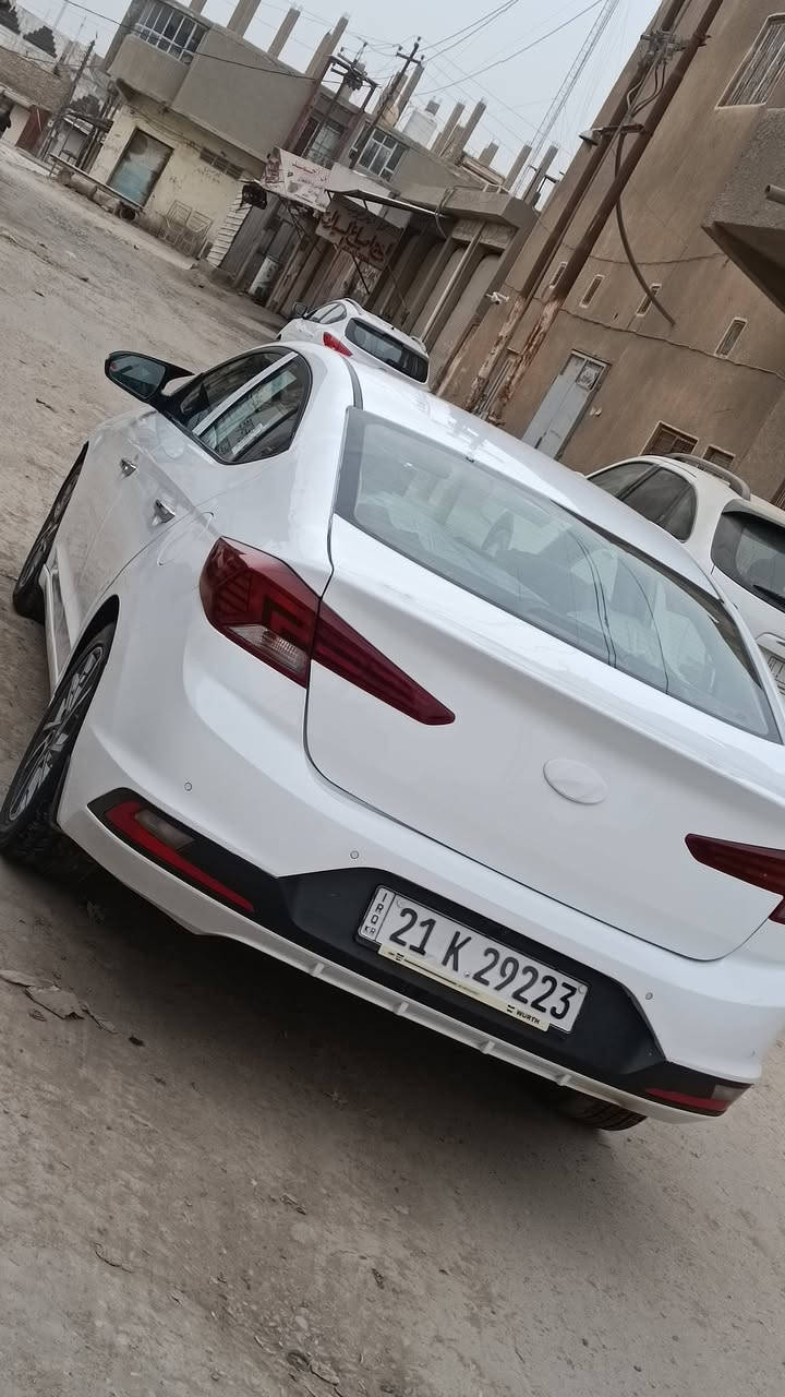 السلام عليكم النترا 19 خليجي للبيع رقم سليمانيه سنويه لل 29 فول مواصفات السياره كامره شاشه حساسات ويلكب المرغوب تبريد تدفئه مكينه كير شرط  فتحه بصمه مري شفط بصمه ابواب وترحيب تحكم ستيرن لايت زنون يعمي جنطه ذكيه ماشيه 160 السياره بيها صبغ 3 قطع 
مكاني بابل رقمي *********** السعر (137)وبيها مجال
