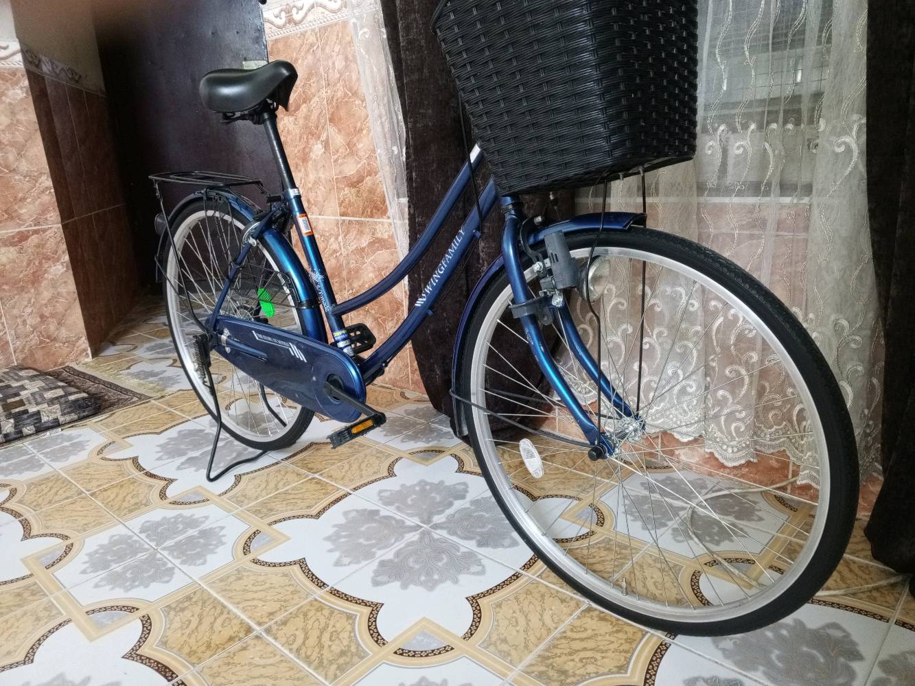 بايسكل ياباني لون مميز كحلي نضيف كل شي بلادي بيها ما متغير اي شيء للبيع انتاج عام 2020/9