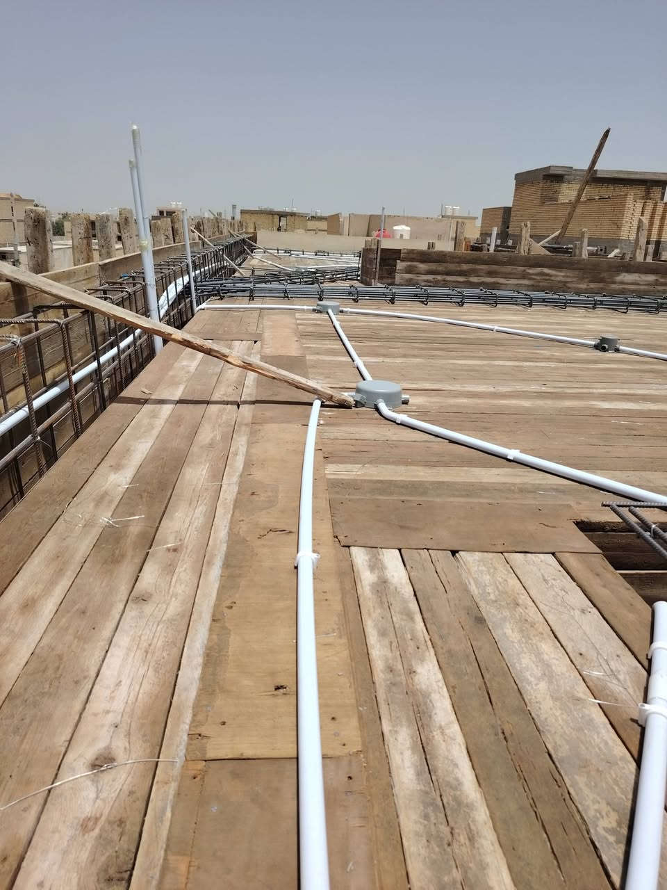 الدقة في العمل والسرعة في الإنجاز وأسعار تنافسية .
تم نشر سقف بوري لمساحة ١٠٠ متر في كربلاء الانتفاضة الرابعة.
*********** أبو مجتبى
