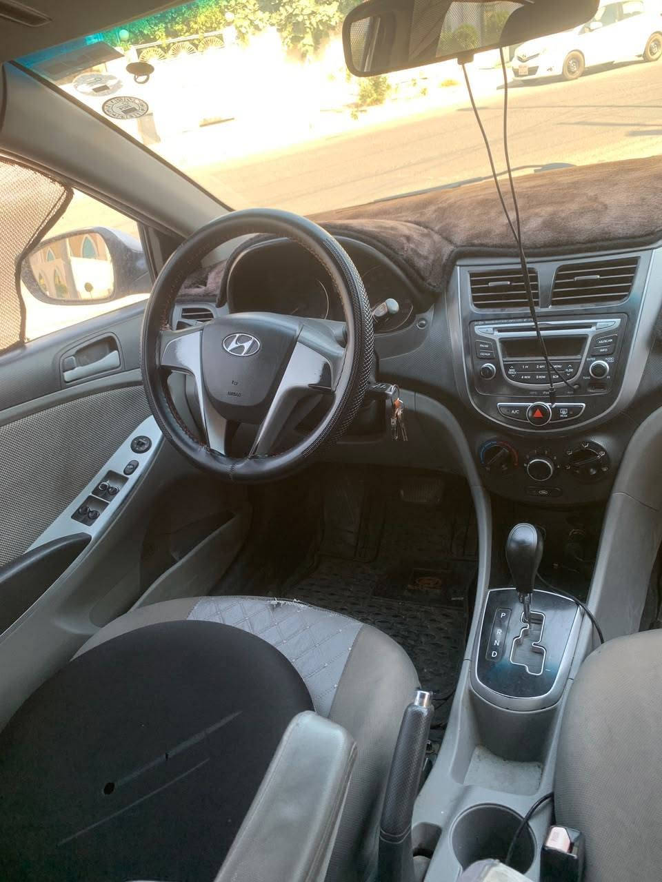 Hyundai accent 2012
خلیجی 
مەکینە کرایتەوە V4.16 
ڕەقەم و سەنەوی نوێ 
ڕۆیشتن / ٣٥٠ هەزار کم 
تۆماتیک تەبرید ڤۆلیۆم 
بۆنیت و چوار دەرگا و چاملغ 
سبوغ ، کەمەک کاڵبونەوە هەیە
هەندەک شوخت و قۆپی هەیە 
بێ ناوگرتن ، ئێڕباگ سوکان 

نــــــرخ / ٧٨ ورقە
شوێن / هەولێر
*********** واتساب
*********** واتساب أربيل, العراق

