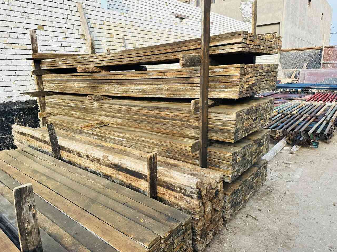 قالب خشب للبيع 13 مكعب /***********
